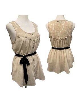 ⚡️Forever 21 Cream Lace Pearl Button-Up Blouse w/ Black Belt. Size S.